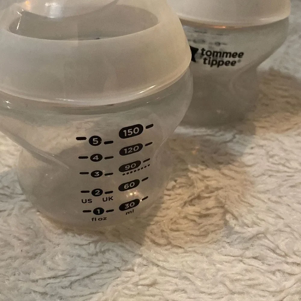 Tommee Tippee Bottles - Picture 2 of 3